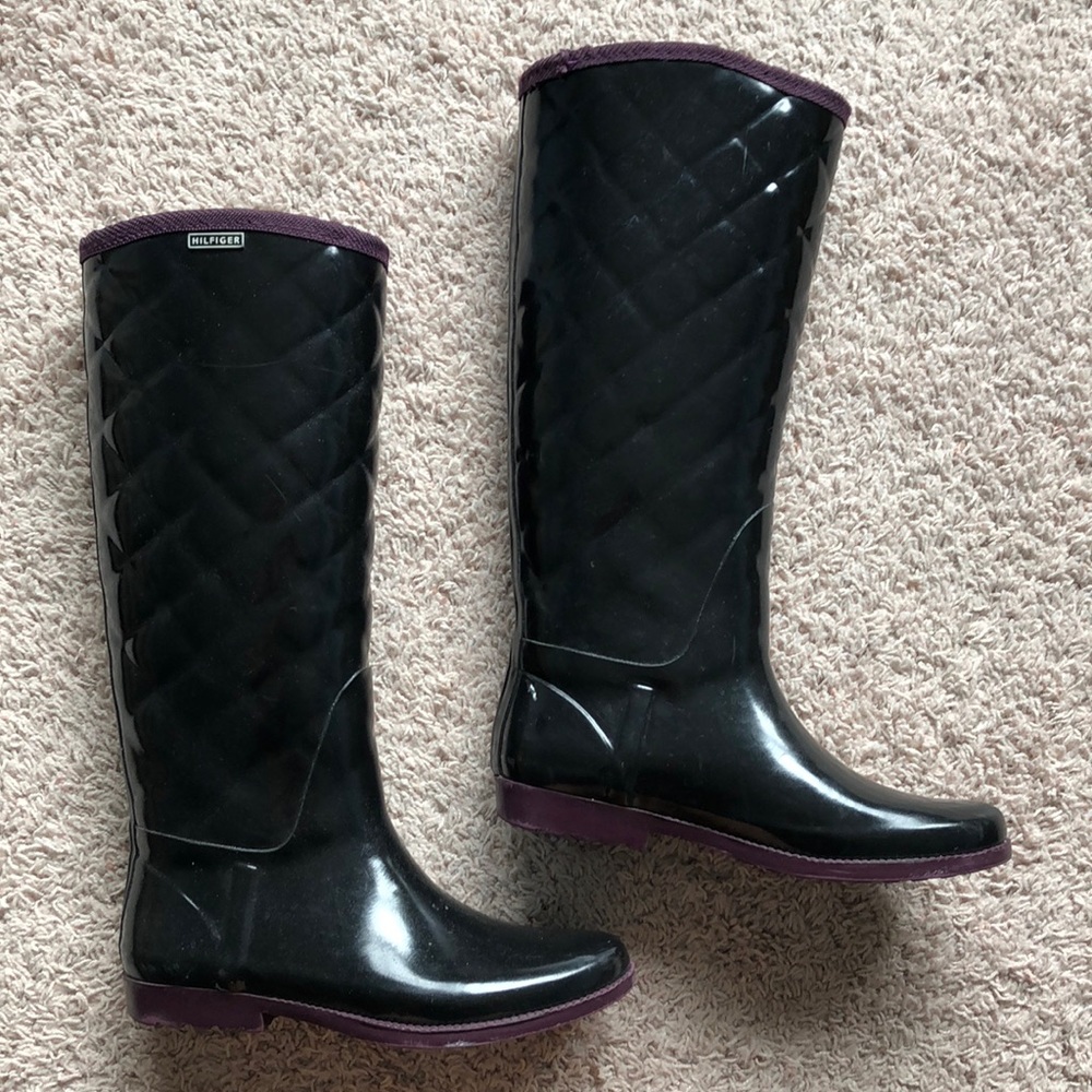 Black Tommy Hilfiger rain boots